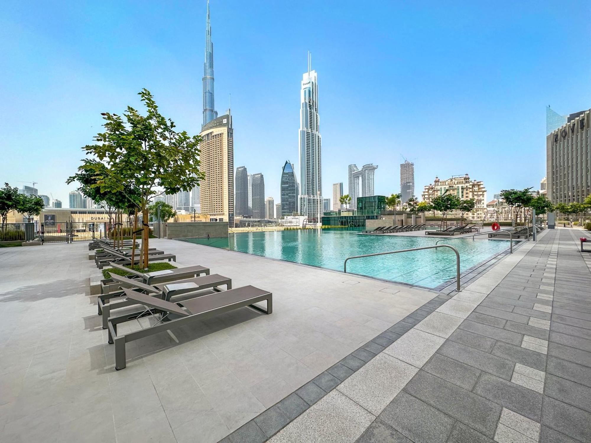 Spacious 1 Bedroom 10 Min From Burj Khalifa *